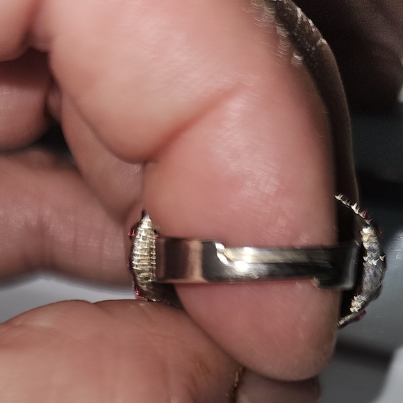 Hot pink stone and silver ring - Picture 4 of 4